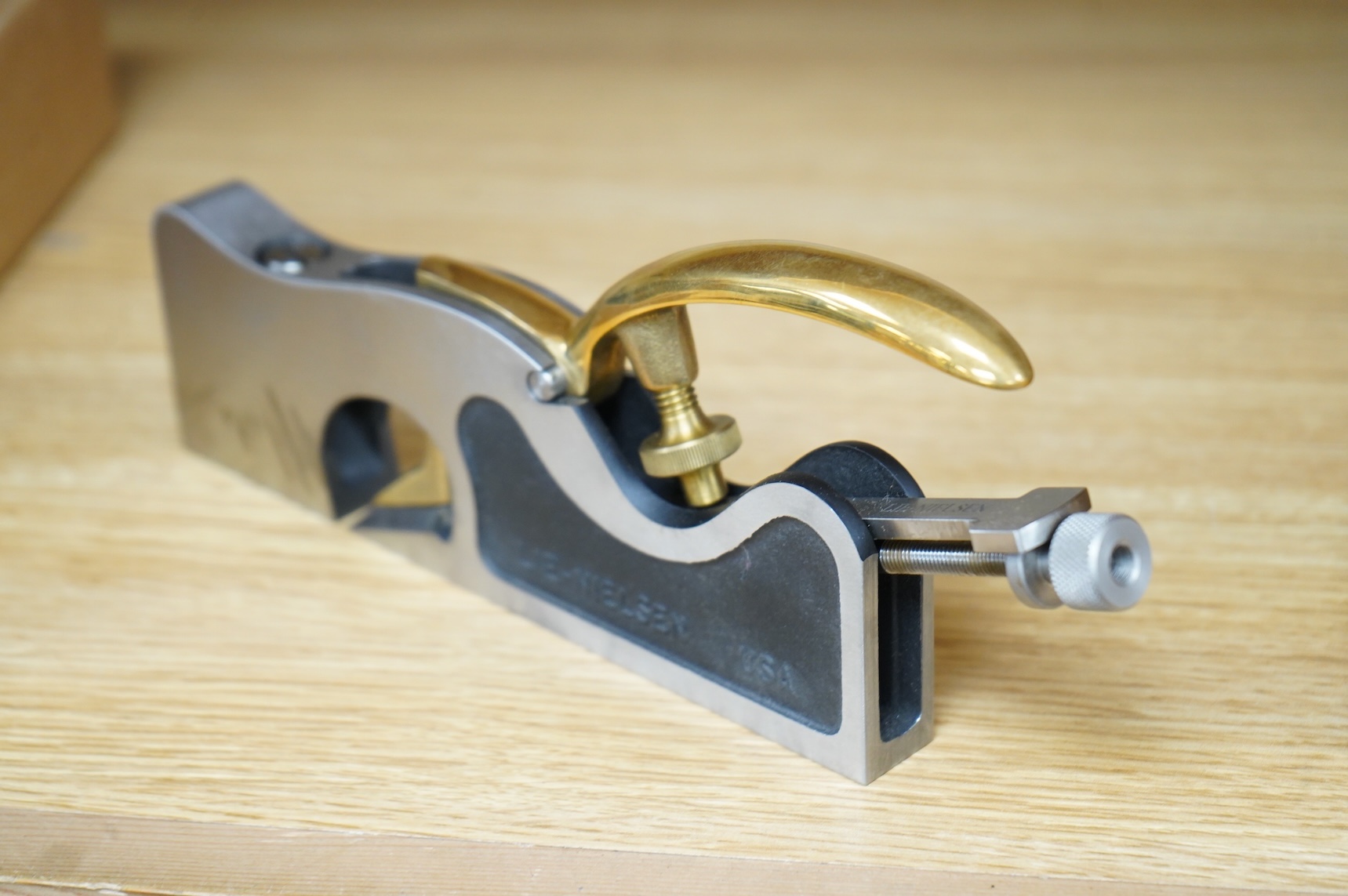 A boxed Lie-Nielsen Toolworks medium shoulder plane (L-N 042) with paperwork